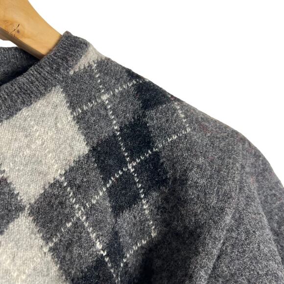 Burberry Boy’s Gray Argyle Knit Lambswool Crewneck Sweater Size 6 - Picture 4 of 9